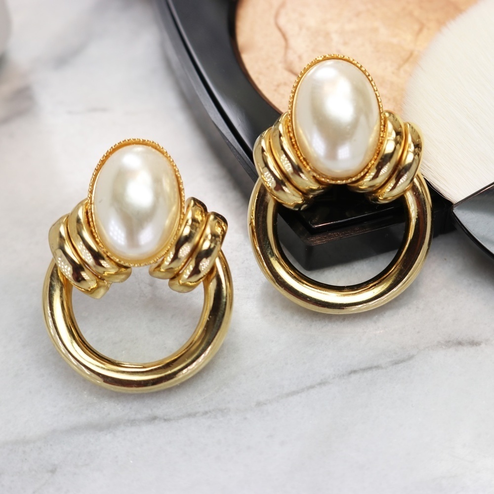 Vintage Faux Pearl Doorknocker Pierced Earrings